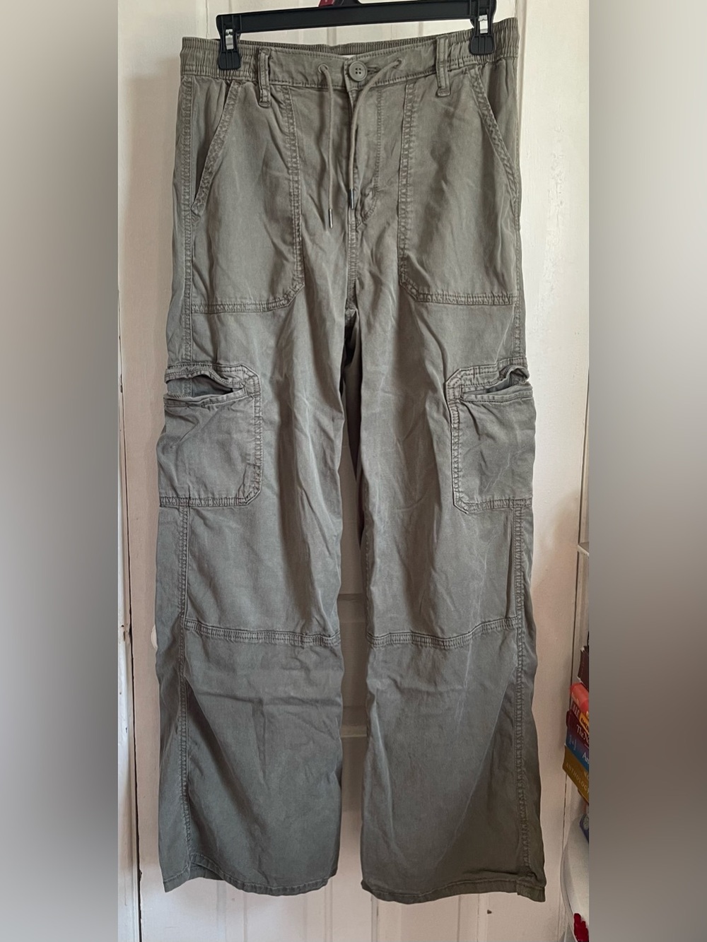 SO Green/Khaki wide leg cargo pants